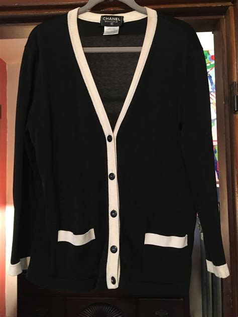 Chanel sweater black and white